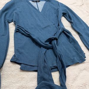 North face blue wrap top